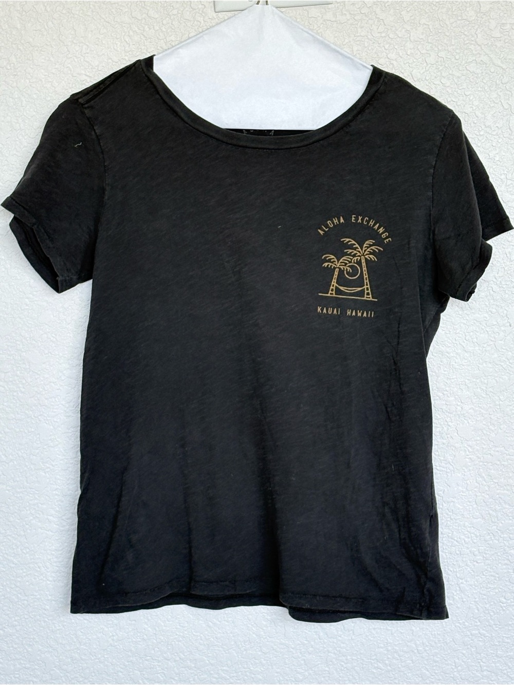 Vintage style surf tee. Aloha Exchange. Women’s XS made in Hawaii.